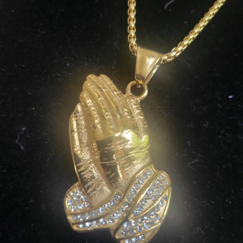 14K Gold Plated  Praying Hands Pendanf and 24* Box Chain